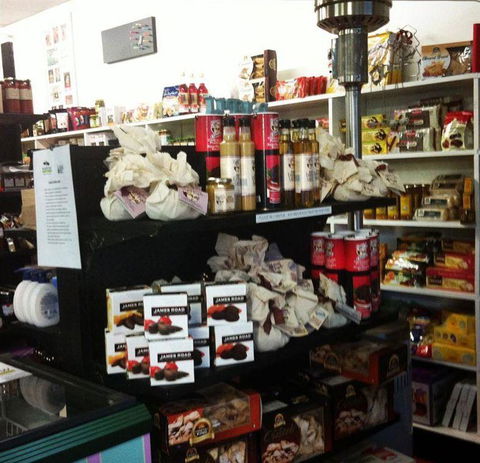 Brinx Deli - Accommodation QLD 7