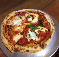 Arlo's Pizzeria on Chevron Island - Accommodation QLD