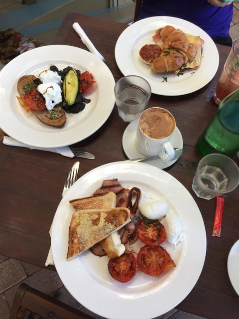 Moondoggy's Cafe Bar - Accommodation QLD 2