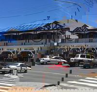 Omaras - Accommodation QLD