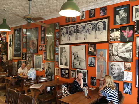 A Cafe Etc - Accommodation QLD 0