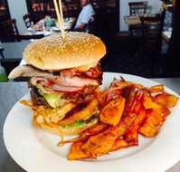 Gin Gin Hotel - Accommodation QLD