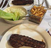 Charcoal Grill on the Hill - Accommodation QLD