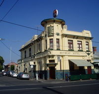 Retreat Hotel - Accommodation QLD