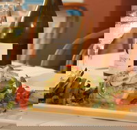 George's Greek Tavern - Accommodation QLD