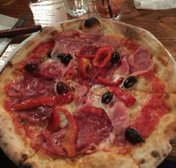 Noi Pizzeria - Accommodation QLD