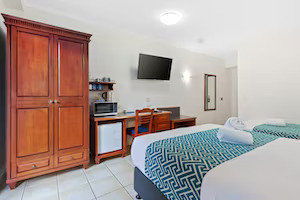 The Coffee House Apartments & Bistro - Accommodation QLD 6