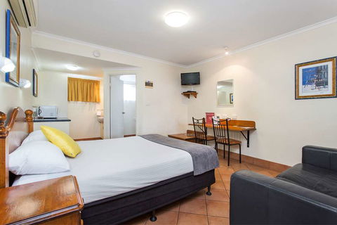 Glenmore Tavern - Accommodation QLD 5