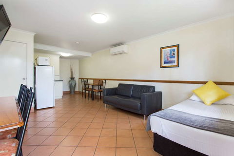 Glenmore Tavern - Accommodation QLD 7