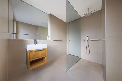 Four Points By Sheraton, Central Park - Accommodation QLD 5