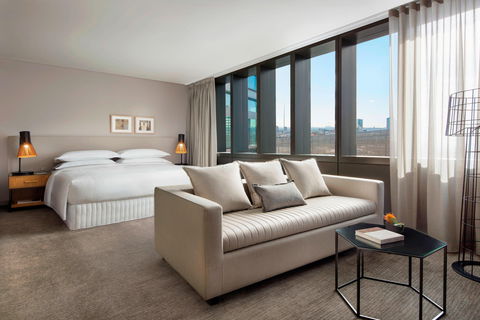 Four Points By Sheraton, Central Park - Accommodation QLD 14