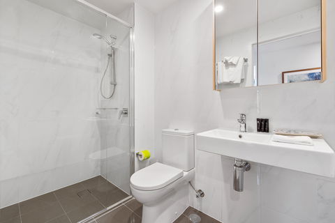 Arise Ivy And Eve - Accommodation QLD 10