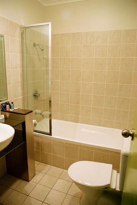 Rocklea International Hotel - Accommodation QLD 4