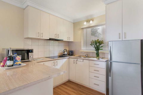 The Peninsula Riverside Apartments - Accommodation QLD 16
