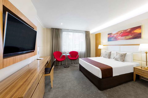 Best Western Plus Hotel Diana - Accommodation QLD 8