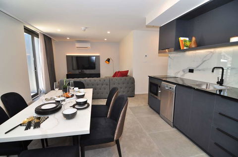 Deco Hotel - Accommodation QLD 6