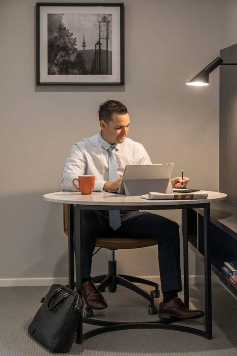 Deco Hotel - Accommodation QLD 8