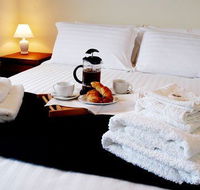 Hut on the Hill BB - Accommodation QLD