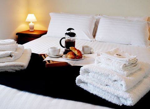 Hut on the Hill B&B - Accommodation QLD 0