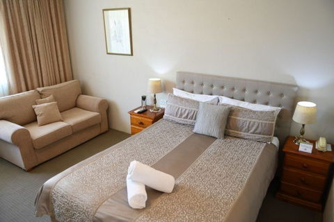 Cotswold Gardens - Accommodation QLD 1