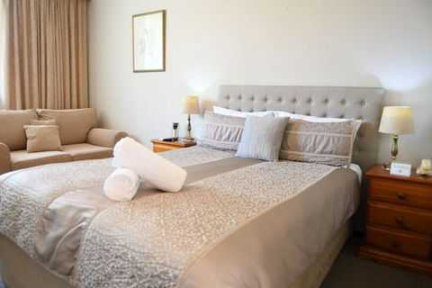 Cotswold Gardens - Accommodation QLD 3