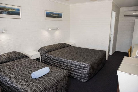 Coastal Bay Motel - Accommodation QLD 5