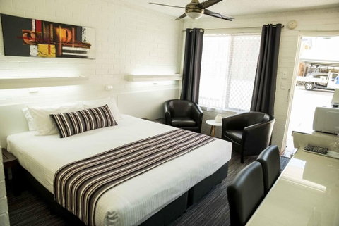 Coastal Bay Motel - Accommodation QLD 10