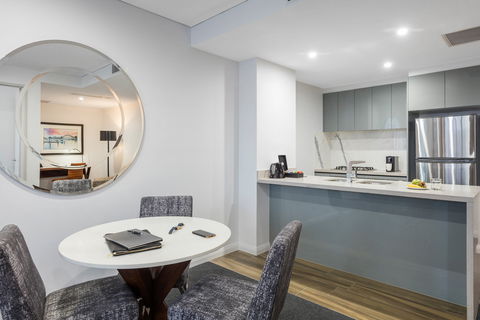 Meriton Serviced Apartments North Sydney - Accommodation QLD 5