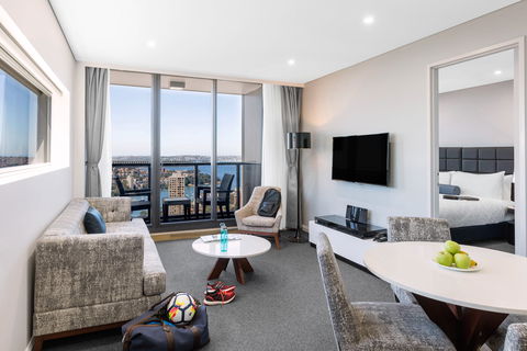 Meriton Serviced Apartments North Sydney - Accommodation QLD 10