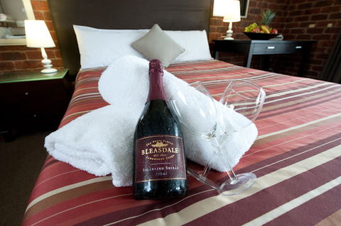 Admiral Motor Inn - Accommodation QLD 2