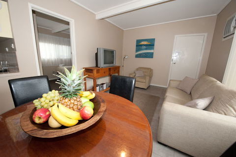 Admiral Motor Inn - Accommodation QLD 3