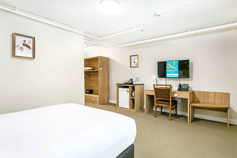 Quality Inn Sunshine Haberfield - Accommodation QLD 8