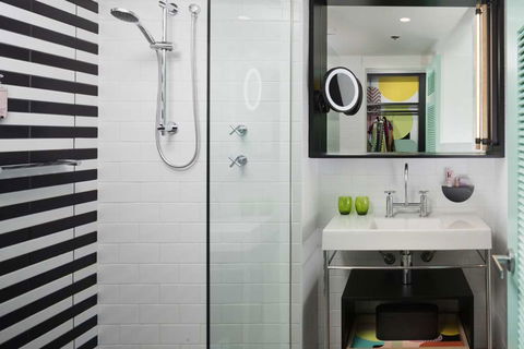 QT Gold Coast - Accommodation QLD 4