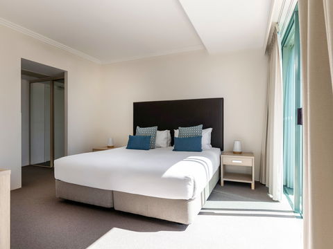 Mantra Crown Towers Surfers Paradise - Accommodation QLD 12