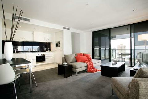Mantra Circle On Cavill - Accommodation QLD 2