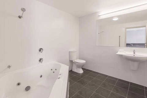 Travelodge Hobart Airport - Accommodation QLD 9