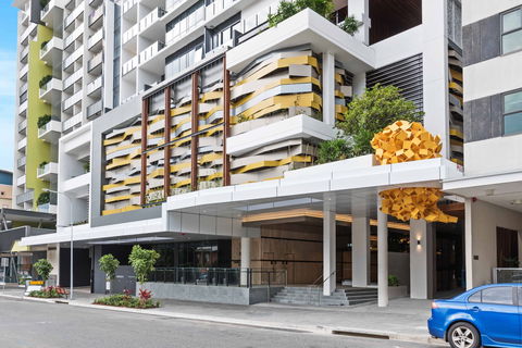 Arise On Hope Street - Accommodation QLD 0