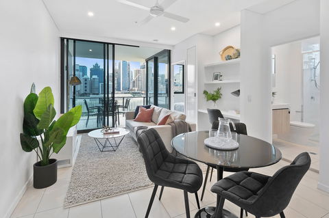 Arise On Hope Street - Accommodation QLD 2