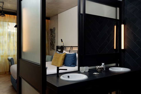 QT Melbourne - Accommodation QLD 5