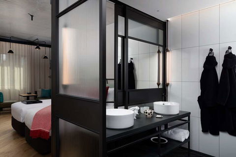 QT Melbourne - Accommodation QLD 6