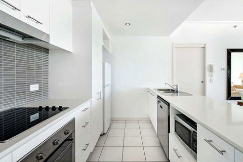ULTIQA Freshwater Point Resort - Accommodation QLD 8