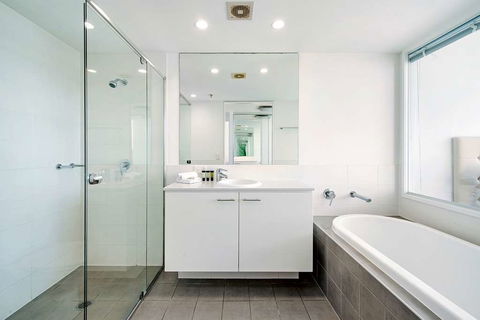 ULTIQA Freshwater Point Resort - Accommodation QLD 11