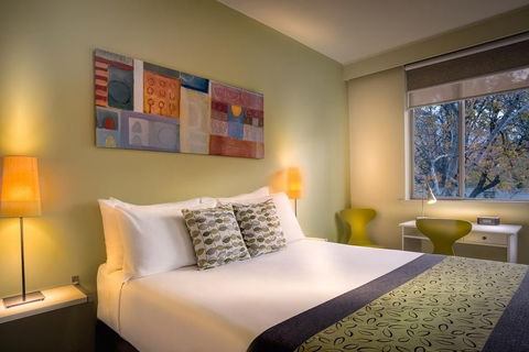 Birches Serviced Apartments - Accommodation QLD 6