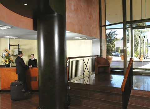 BreakFree Capital Tower - Accommodation QLD 3