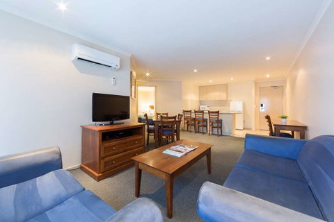 Canberra Parklands Central - Accommodation QLD 3