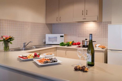 Canberra Parklands Central - Accommodation QLD 5