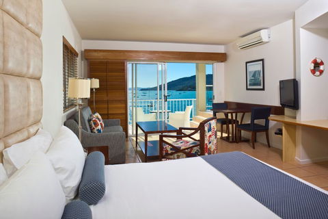 Coral Sea Resort - Accommodation QLD 4
