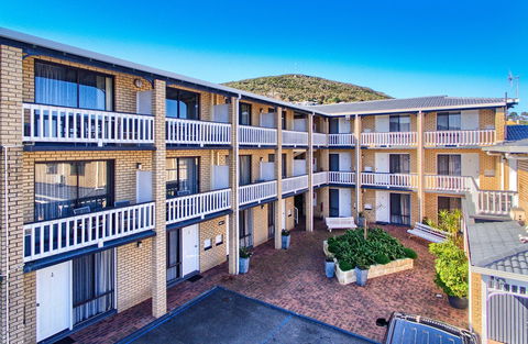 Albany Motel & Apartments - Accommodation QLD 2