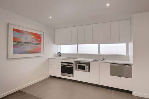 Travelodge Melbourne Docklands - Accommodation QLD 6