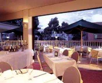 Hotel Crest On Barkly - Accommodation QLD 3